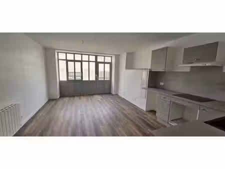 location appartement 2 pièces 38m² burie 17770