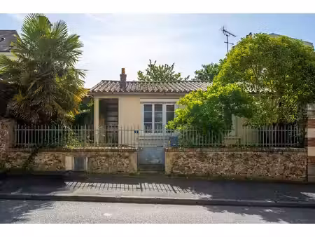 maison de plain-pied avec jardin au coeur de la roche sur yon