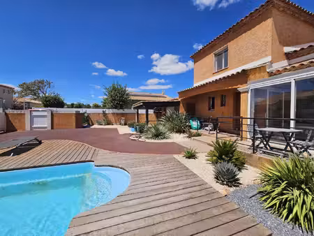 villa individuelle de 2005 avec piscine