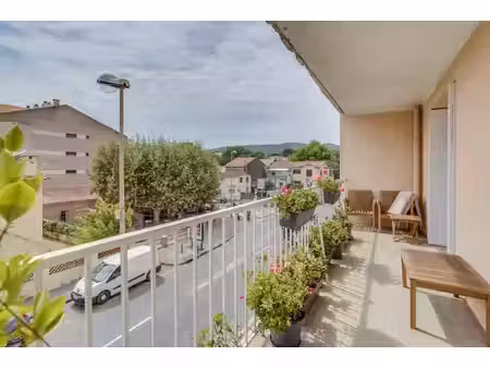 location appartement 3 pièces 71m² la ciotat 13600