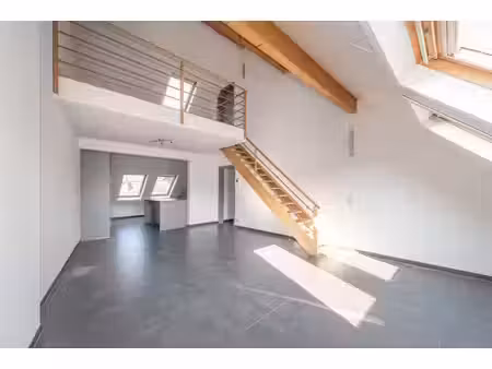 appartement en duplex à messancy avec jardin et parking - pe