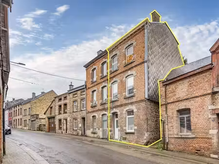 maison à rénover dans le centre ville de saint-hubert