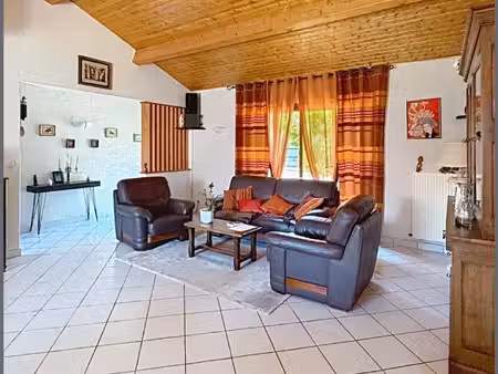 maison de 98m2  3 chambres  dans le bourg de vertou