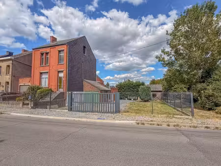 agrebale maison 3 facades situee au calme
