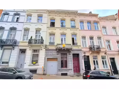 spacieuse maison de maître avec 7 chambres & jardin sud!