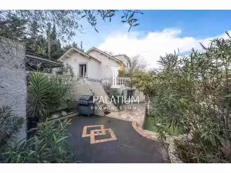 maison de luxe à vendre dans le quartier pin vert
