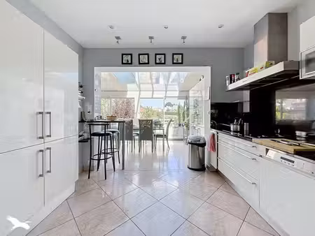 maison de luxe à vendre dans le quartier breil - contrie