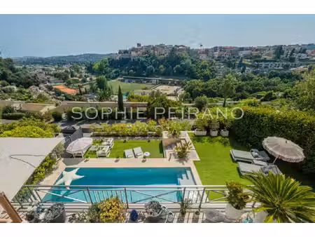 villa de luxe à vendre dans le quartier village-saint julien-saint pierre