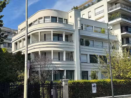 duplex de luxe à vendre dans le quartier bécon