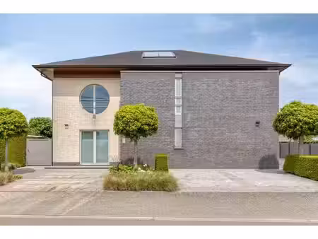 maison spacieuse avec entrepôt (250m²) à vendre à baasrode