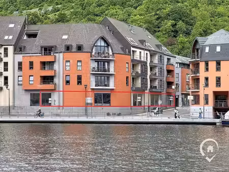 surface commerciale de 440 m² à vendre au cœur de dinant