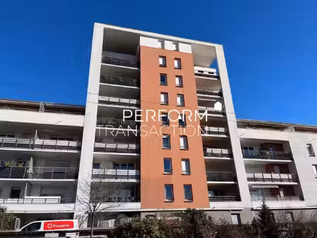 t2 avec 2 terrasses : un extérieur rare aux portes de grenoble !