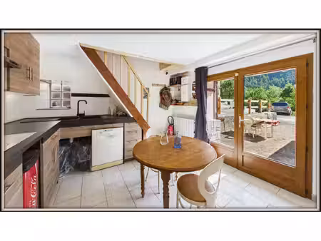 val-des-prés – maisonnette entièrement rénovée avec garage et extérieur
