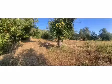 terrain constructible idéalement situé à sanilhac
