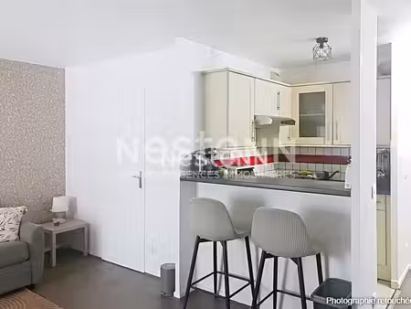 appartement 1 pièce meublé avec terrasse à louer   proche transports en commun  à chilly m