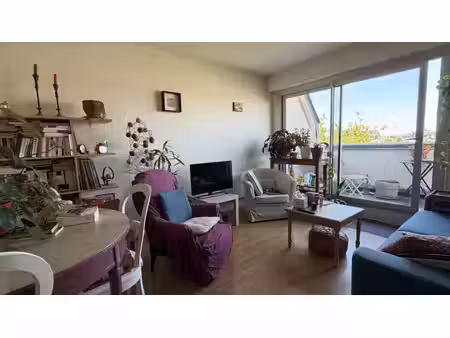 appartement t2 avec balcon et cave à tours