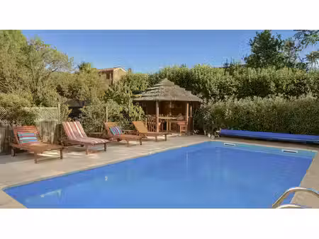 maison avec gite  piscine et jardin dans le minervois
