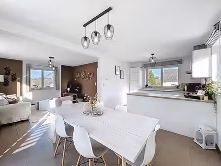 superbe maison 2 chambres avec terrasse et jardin à chapois!