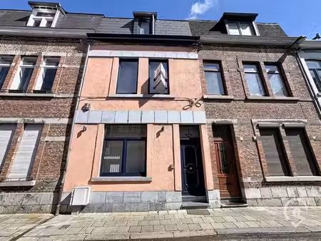 immeuble de bureaux à vendre au centre de dinant