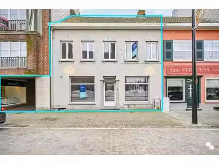 handelspand met naastgelegen uitweg te oostrozebeke