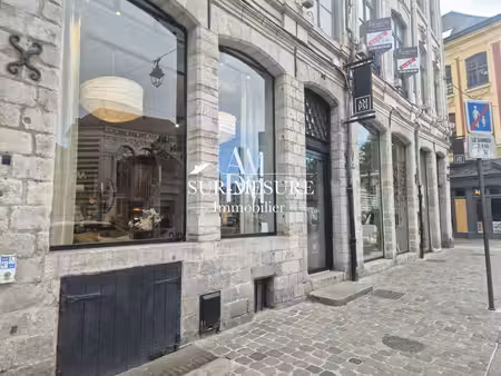 location local commercial