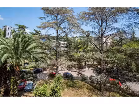 appartement 3 pièces  55 m² avec espaces verts à nice
