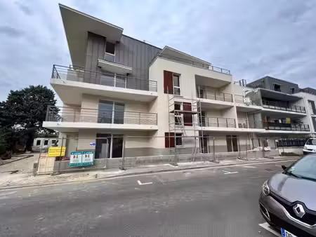 t3 avec balcon et stationnement - quartier europe  tours