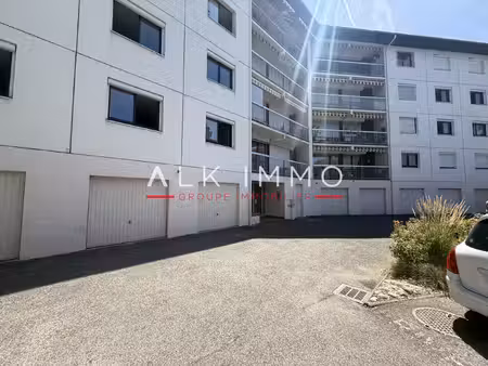 place de parking cran-gevrier