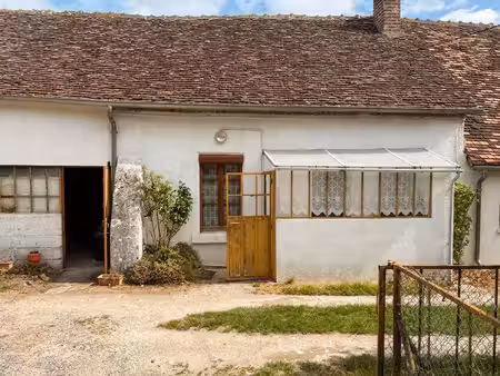 cangey à proximité d'amboise maison à rénover avec jardi