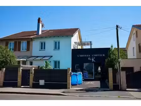 maison de cité de 103 m2 + salon de coiffure de 33 m2 à mulhouse