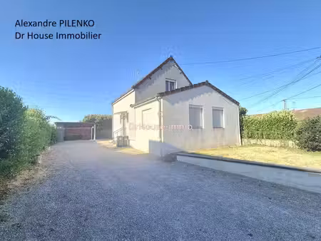 maison t5 - 91m2 - 3 chambres - terrasse pergola - caves - carport -