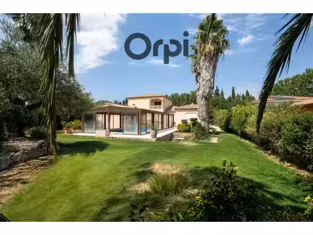 villa 4 faces avec piscine