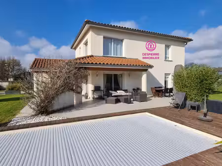 nouveaute : sur la commune de ville sous anjou  belle maison