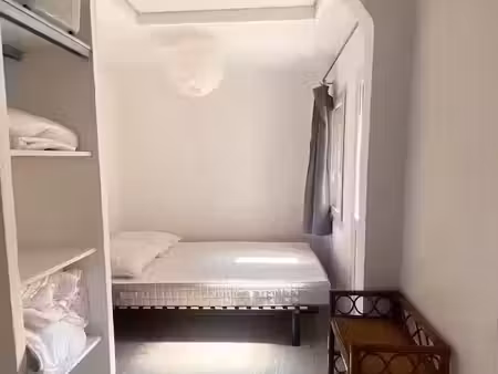 location meublée appartement 2 pièces 45 m² à toulon (83000)  720 €