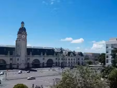 location meublée appartement 3 pièces 66 m² à la rochelle (17000)  1 200 €
