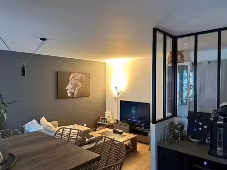 location meublée appartement 2 pièces 48 m² à villeurbanne (69100)  1 028 €