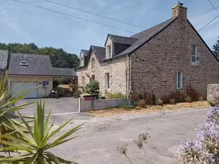 location maison à quéven (56530) : à louer / 192m² quéven