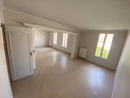 location appartement 3 pièces 84 m² à auxerre (89000)