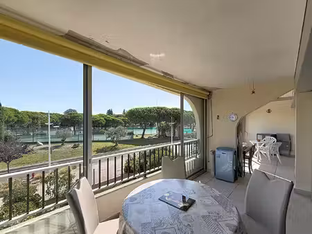 dans résidence prisée appartement type 3 de 45 m2 plus grande loggia de 21 m2 idéalement s