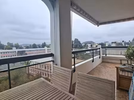 pau centre  grand t3 bis entièrement rénové  avec terrasse v