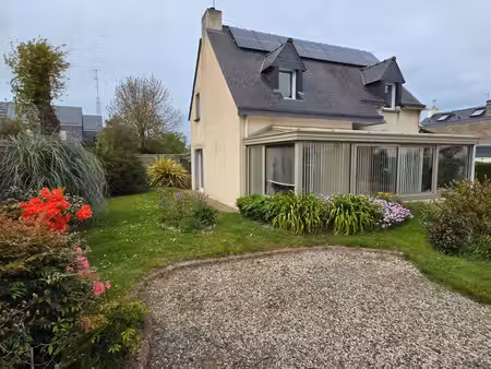 maison de 101.52 m² plus une véranda de 14.50m² sur jardin clos de 552 m²  4 chambres. pla
