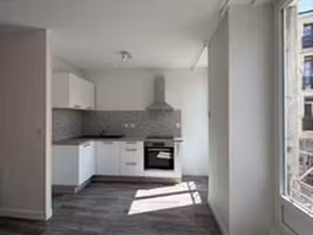 1 rue emile reynaud - f2 au 1er étage entièrement rénové