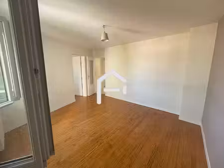 a louer : t4 à compans-caffarelli de 68 m² avec loggia