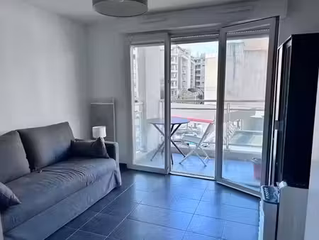 location meublée appartement 1 pièce 19 m² à nice (06000)  650 €