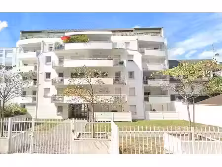 location appartement 2 pièces 53 m² à pau (64000)  650 €