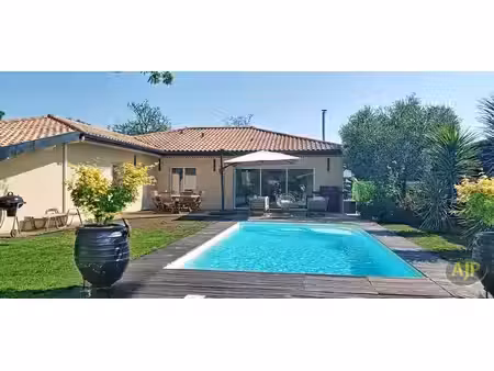 maison 3 ch dépendance garage piscine