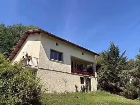 maison individuelle de caractère sur 5 000 m²  puy-l'évêque