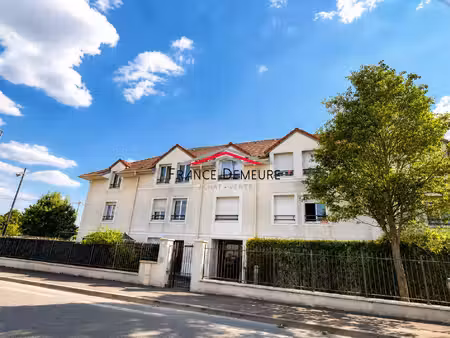 appartement 4 pieces avec deux places en sous sol