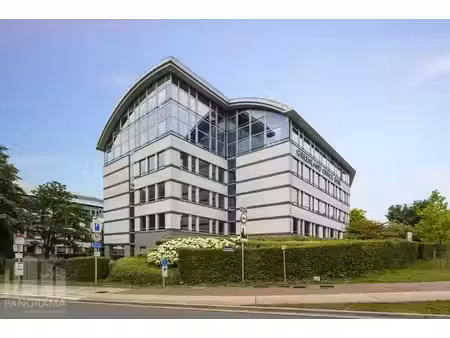 bureau de 625 m² situé à 2 minutes du ring (r0) à jette