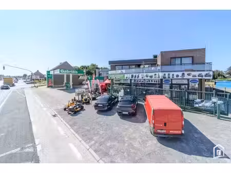 veelzijdig handelspand met magazijn  buitenruimte en extr...